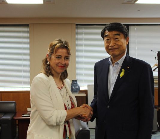 Grillo incontra il ministro della Salute giapponese Nemoto, collaborazione su sanità e nutrizione