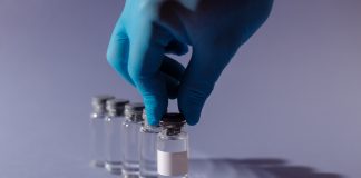 Covid 19, Federfarma: no a vaccini fuori da presidi sanitari