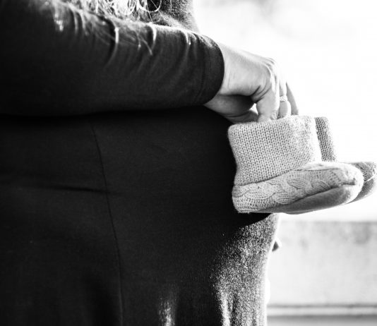 Vaccini Covid in gravidanza. EMA rassicura su salute di mamma e bambini